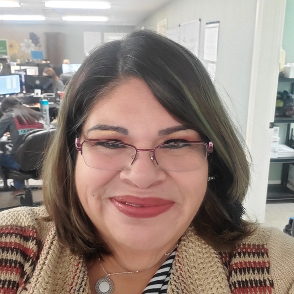 Meet your Posher, Luisa - Picture 2 of 2